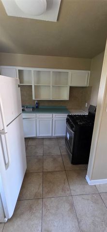 4005 Irvington Boulevard 6, Houston, TX 77009