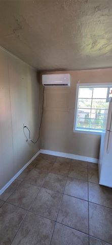 4005 Irvington Boulevard 6, Houston, TX 77009