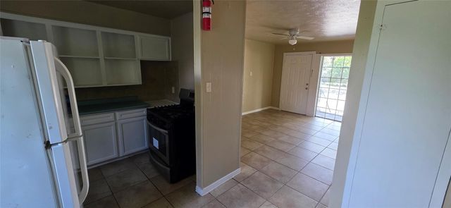 4005 Irvington Boulevard 6, Houston, TX 77009