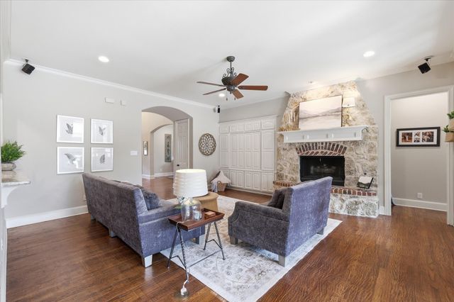 1137 King Mark Drive, Lewisville, TX 75056