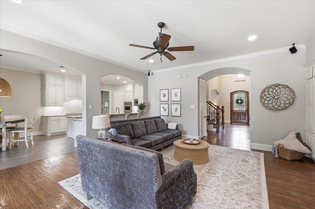 1137 King Mark Drive, Lewisville, TX 75056