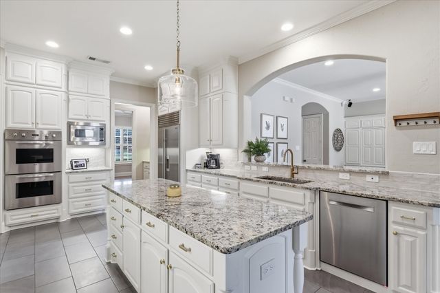 1137 King Mark Drive, Lewisville, TX 75056