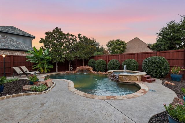 1137 King Mark Drive, Lewisville, TX 75056