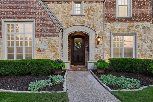 1137 King Mark Drive, Lewisville, TX 75056
