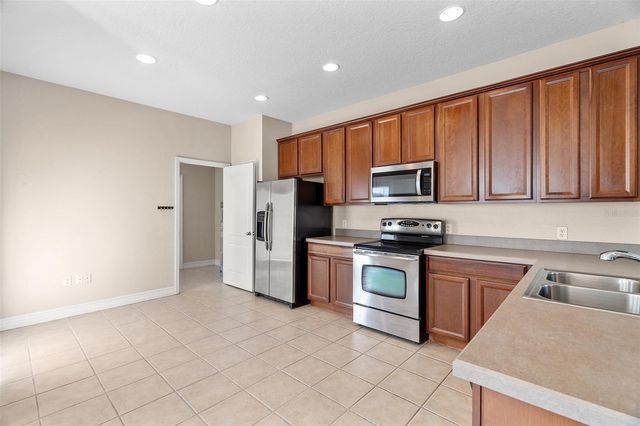 3335 PRIMROSE WILLOW DR, St Cloud, FL 34773