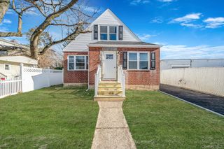 8 Rockaway Avenue, Westbury, NY 11590