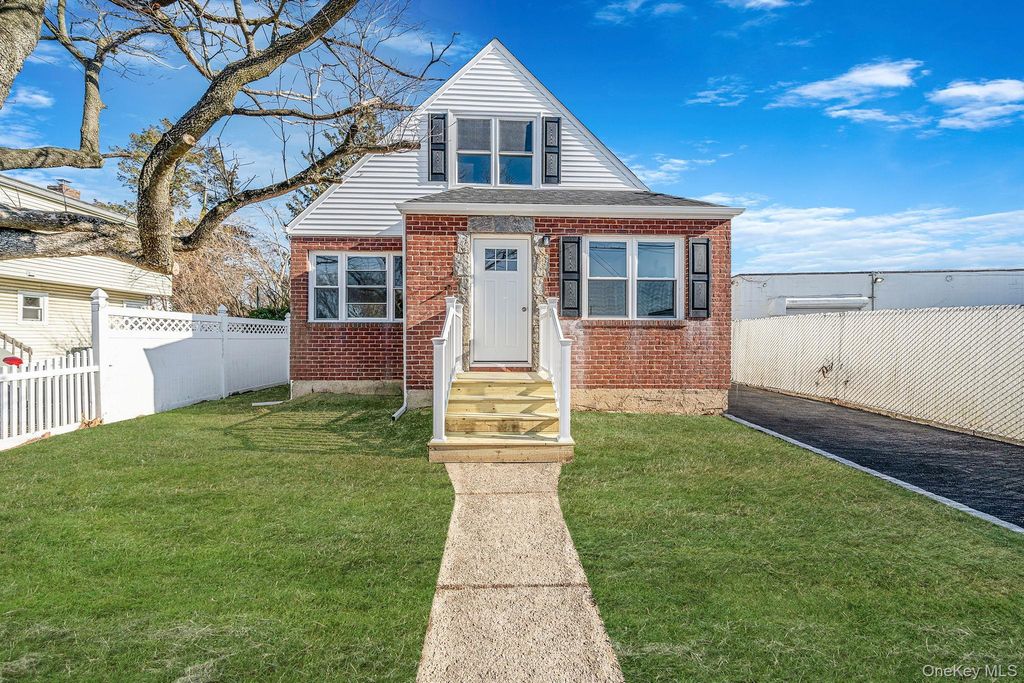 8 Rockaway Avenue, Westbury, NY 11590