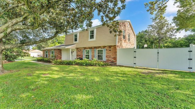 1910 CLUBHOUSE ROAD, Lakeland, FL 33813