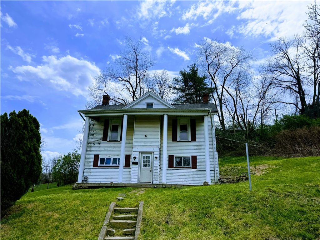 704 Madison Ave, Sewickley Twp, PA 15637