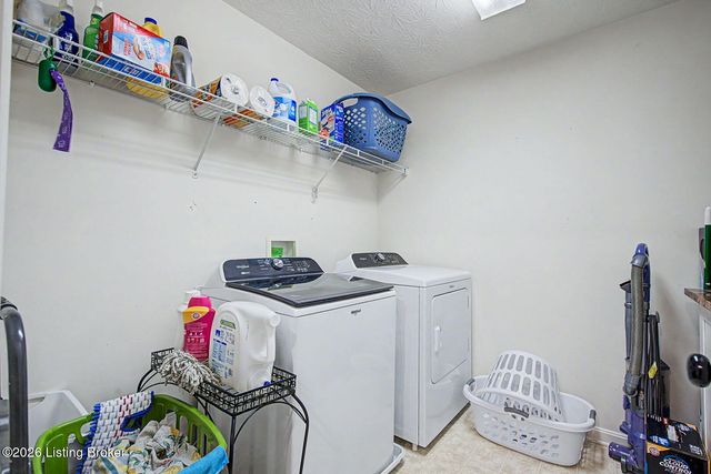 10514 Harrogate Ct, Louisville, KY 40229