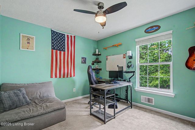 10514 Harrogate Ct, Louisville, KY 40229