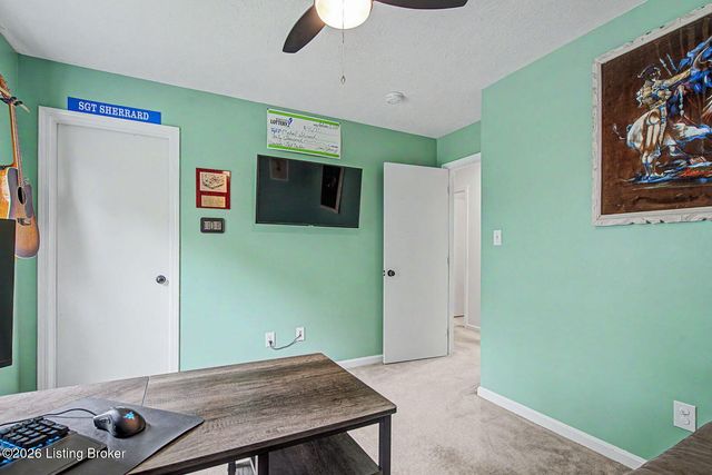 10514 Harrogate Ct, Louisville, KY 40229