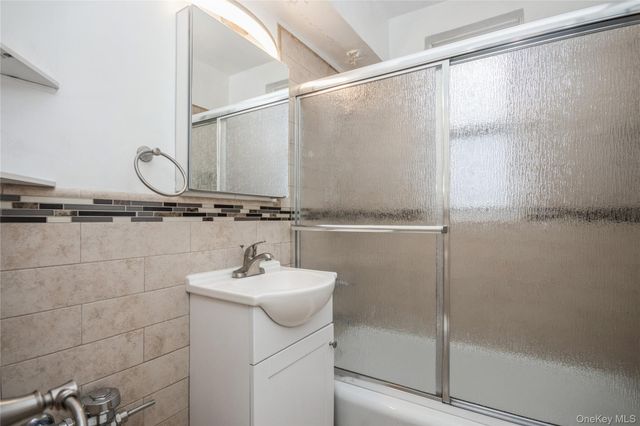 4 Sadore Lane 3E, Yonkers, NY 10710