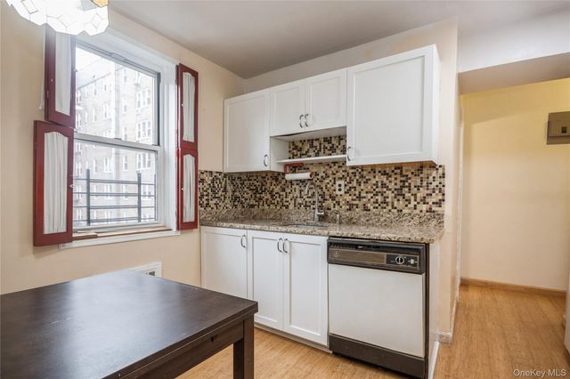 4 Sadore Lane 3E, Yonkers, NY 10710