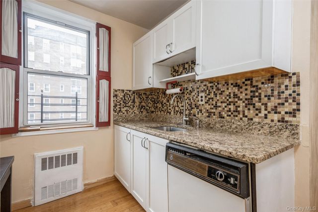 4 Sadore Lane 3E, Yonkers, NY 10710