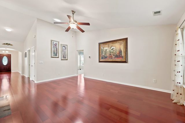 215 Devonbrook Pl., Longs, SC 29568