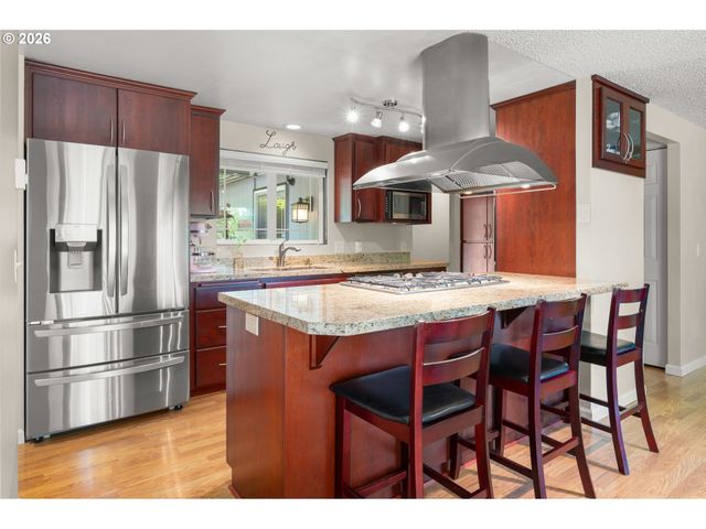 3389 Kevington Ave, Eugene, OR 97405