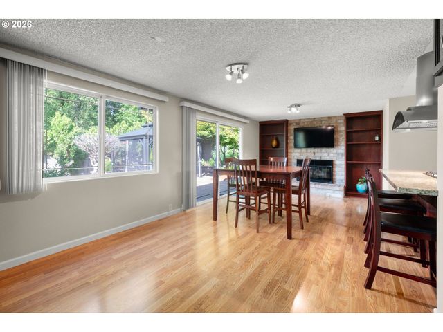 3389 Kevington Ave, Eugene, OR 97405