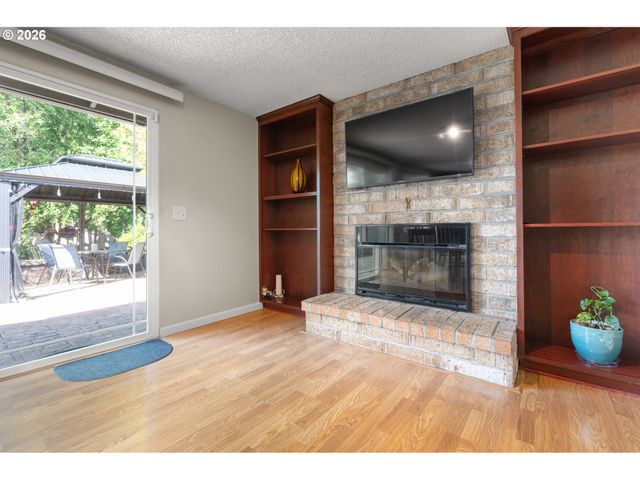 3389 Kevington Ave, Eugene, OR 97405