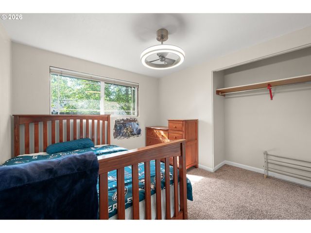3389 Kevington Ave, Eugene, OR 97405