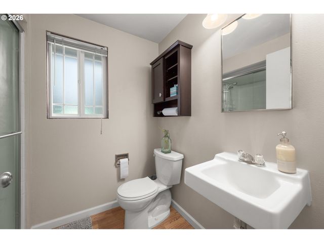 3389 Kevington Ave, Eugene, OR 97405