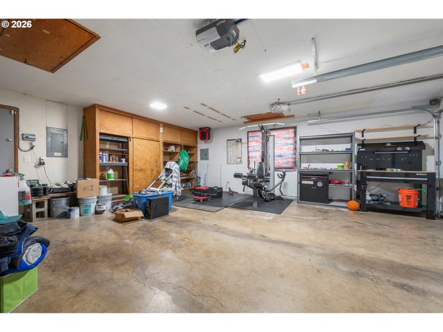 3389 Kevington Ave, Eugene, OR 97405