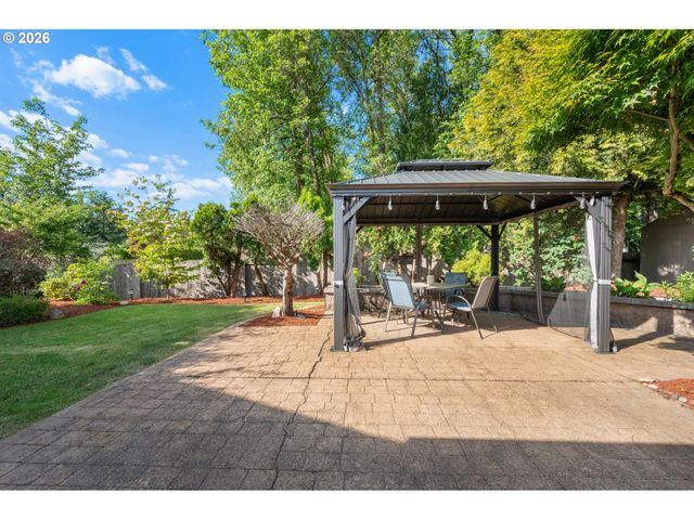 3389 Kevington Ave, Eugene, OR 97405