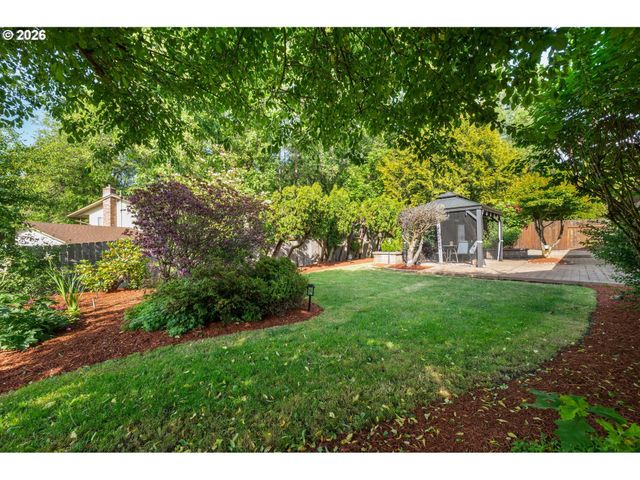 3389 Kevington Ave, Eugene, OR 97405