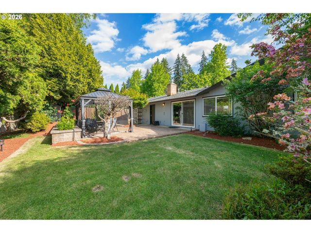 3389 Kevington Ave, Eugene, OR 97405