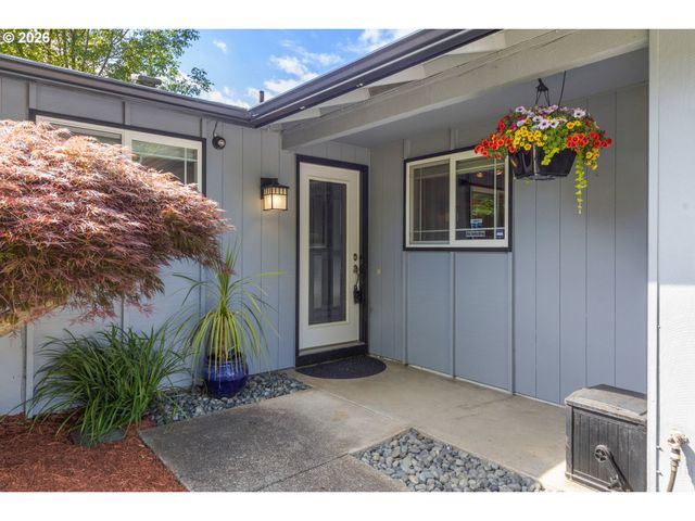 3389 Kevington Ave, Eugene, OR 97405