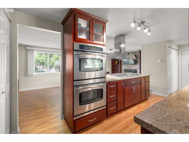 3389 Kevington Ave, Eugene, OR 97405