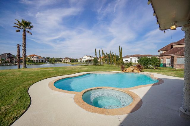 1902 Sparrows Ridge, Katy, TX 77450