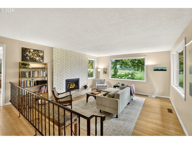 1445 Ne COUNTRY CLUB Ave, Gresham, OR 97030