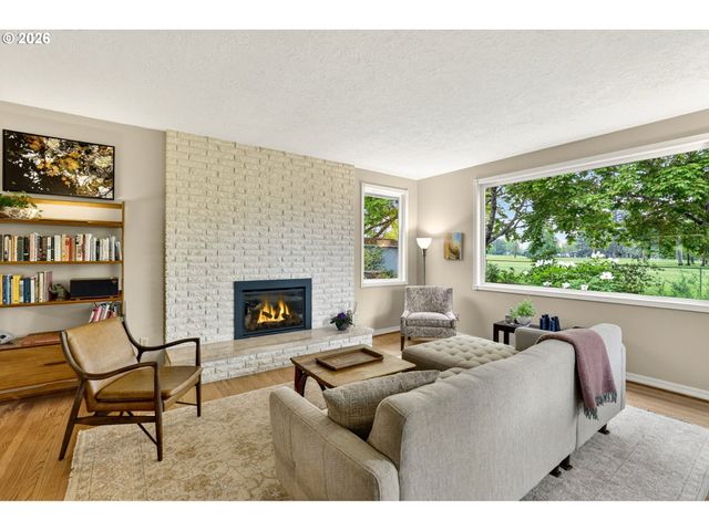 1445 Ne COUNTRY CLUB Ave, Gresham, OR 97030