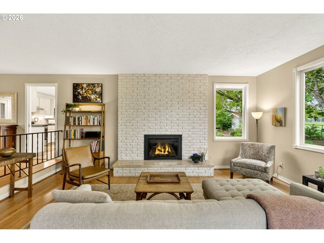 1445 Ne COUNTRY CLUB Ave, Gresham, OR 97030