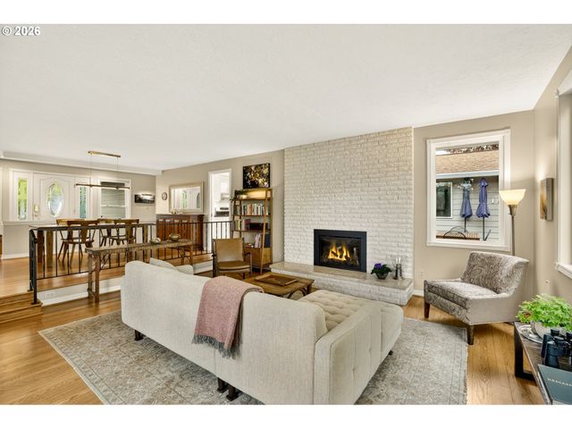 1445 Ne COUNTRY CLUB Ave, Gresham, OR 97030
