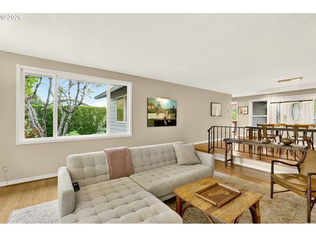 1445 Ne COUNTRY CLUB Ave, Gresham, OR 97030