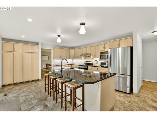 1445 Ne COUNTRY CLUB Ave, Gresham, OR 97030
