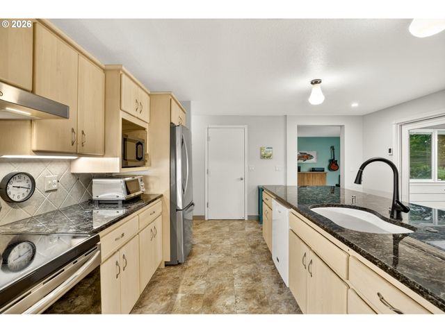 1445 Ne COUNTRY CLUB Ave, Gresham, OR 97030