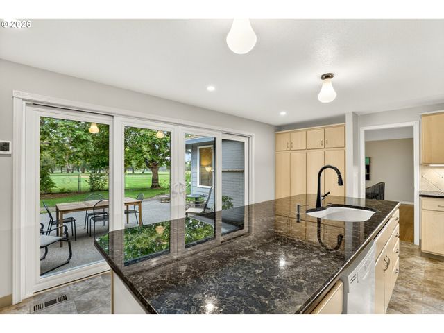 1445 Ne COUNTRY CLUB Ave, Gresham, OR 97030