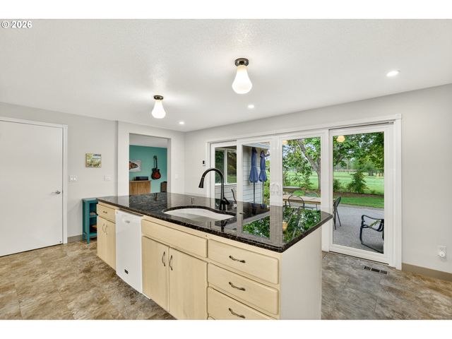 1445 Ne COUNTRY CLUB Ave, Gresham, OR 97030