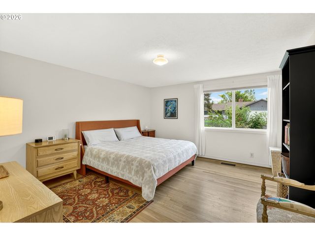 1445 Ne COUNTRY CLUB Ave, Gresham, OR 97030