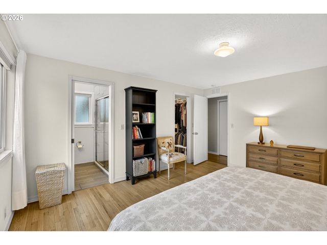 1445 Ne COUNTRY CLUB Ave, Gresham, OR 97030
