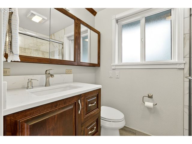 1445 Ne COUNTRY CLUB Ave, Gresham, OR 97030