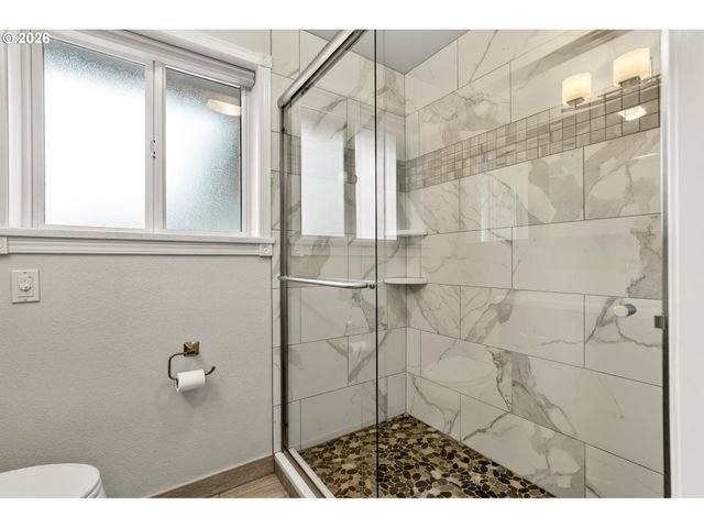 1445 Ne COUNTRY CLUB Ave, Gresham, OR 97030