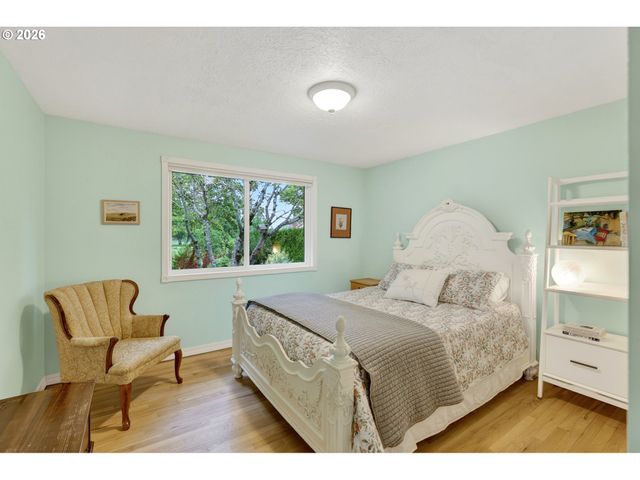 1445 Ne COUNTRY CLUB Ave, Gresham, OR 97030