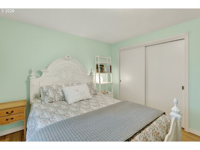 1445 Ne COUNTRY CLUB Ave, Gresham, OR 97030