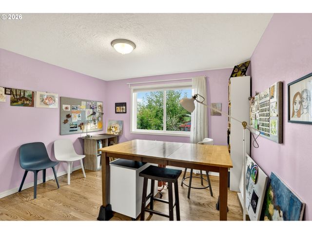 1445 Ne COUNTRY CLUB Ave, Gresham, OR 97030