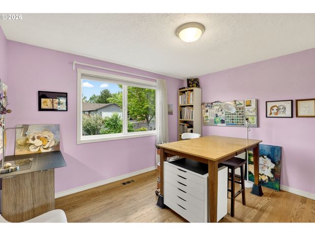 1445 Ne COUNTRY CLUB Ave, Gresham, OR 97030