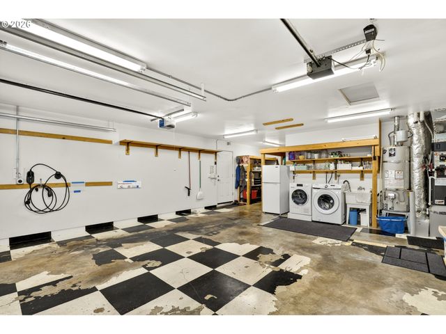 1445 Ne COUNTRY CLUB Ave, Gresham, OR 97030